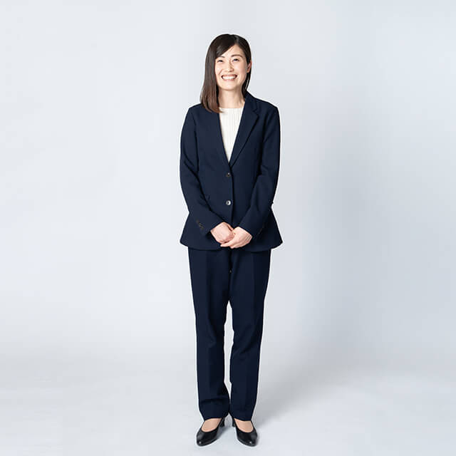 法務スタッフ 稲岡 有未